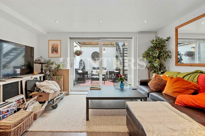 1 Bedroom Flat To Rent In Allen Road, London, N16