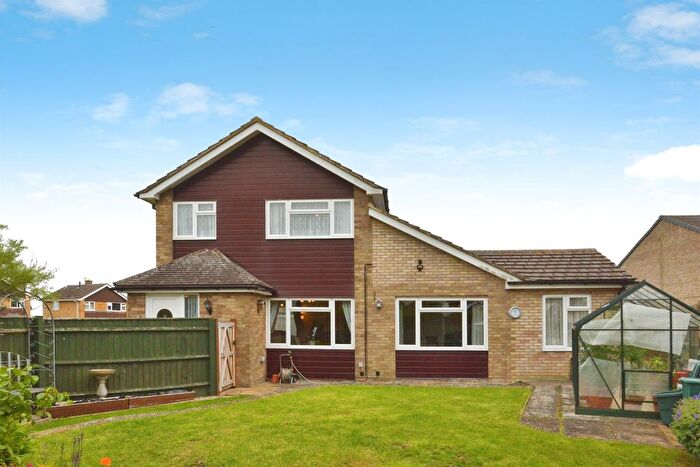 4 Bedroom Detached House For Sale In Glebe Road, Deanshanger, Milton Keynes, MK19