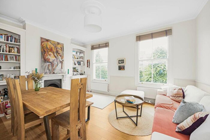 2 Bedroom Flat To Rent In Packington Street, Islington, N1