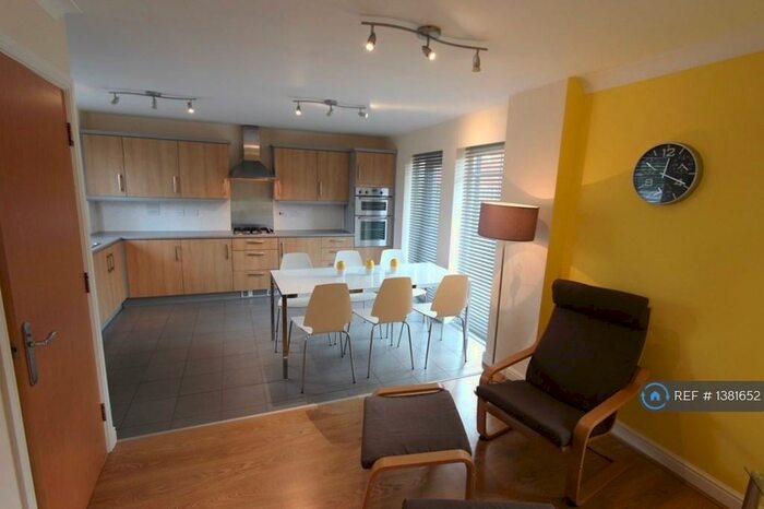 3 Bedroom Semi-Detached House To Rent In Drayton Street, Manchester, M15