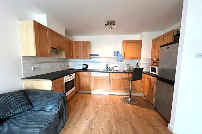 1 Bedroom Flat To Rent In Sheerness Mews, E16