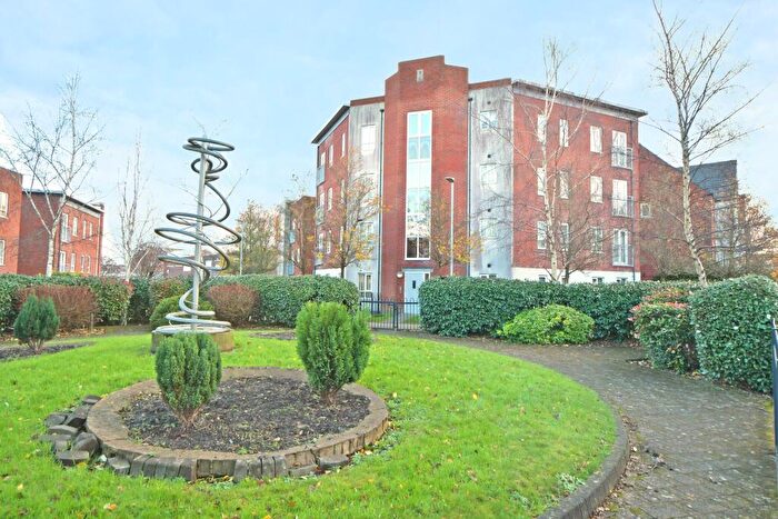 2 Bedroom Flat To Rent In Elton Court, Burslem, Stoke On Trent, ST6
