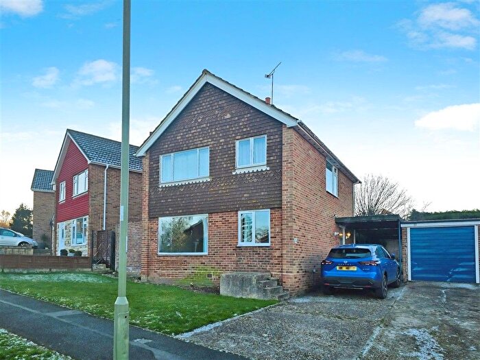 3 Bedroom Detached House For Sale In Overbrook, Hythe, Southampton, SO45