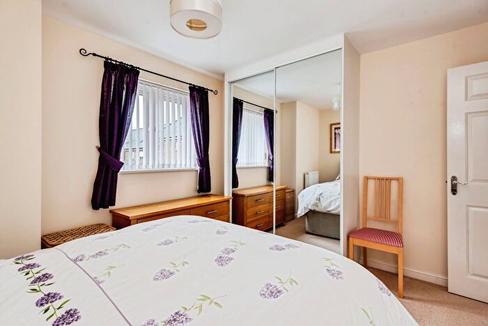 2 Bedroom Flat For Sale In Dyson Road, Swindon, Wiltshire, SN25