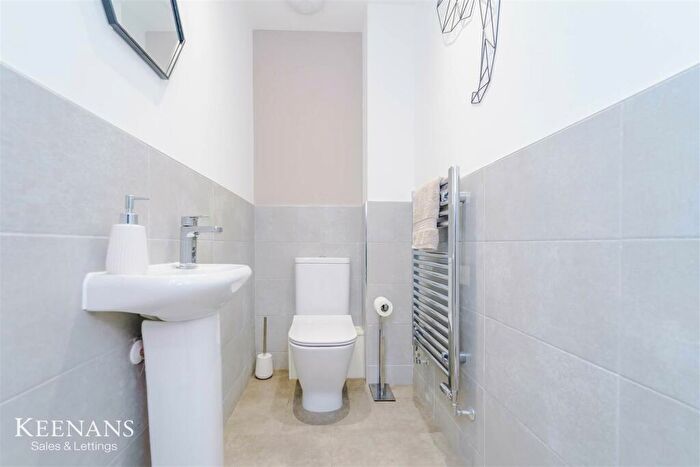 3 Bedroom Semi-Detached House For Sale In Weaver Avenue, Rawtenstall, BB4