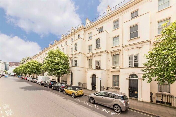 1 Bedroom Flat To Rent In Porchester Square, London W2