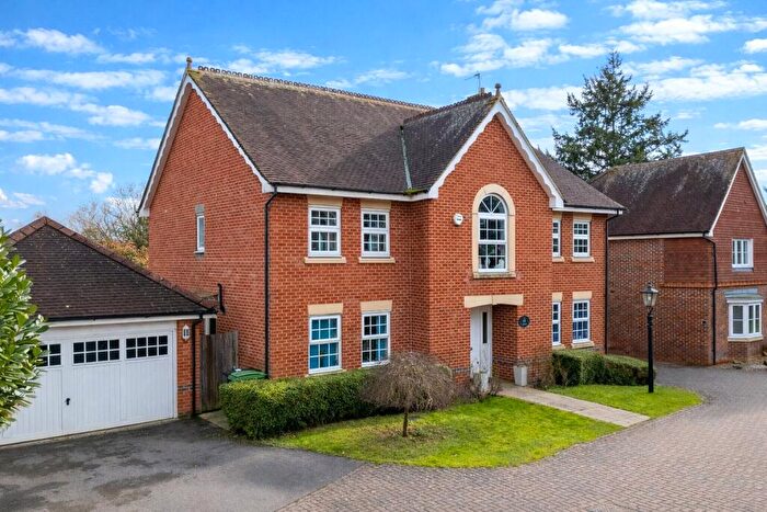 5 Bedroom Detached House For Sale In Clarendon Rise, Tilehurst, Reading, Berkshire, RG31