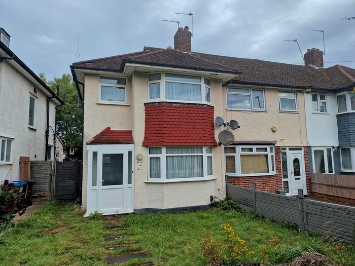 3 Bedroom Semi-Detached House To Rent In Whitefoot Lane, Bromley, BR1