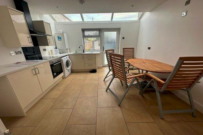 2 Bedroom Property To Rent In Lambrook Road, Bristol, BS16