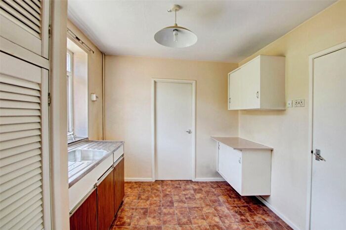 3 Bedroom Detached House For Sale In Hawthorn Crescent, Gilesgate, Durham, DH1