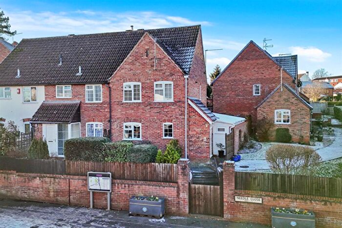2 Bedroom House For Sale In Needle Close, Studley, B80