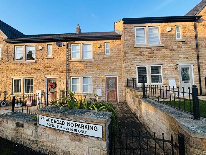 2 Bedroom Mews To Rent In Mossy Lea Drive, Glossop, Derbyshire, SK13