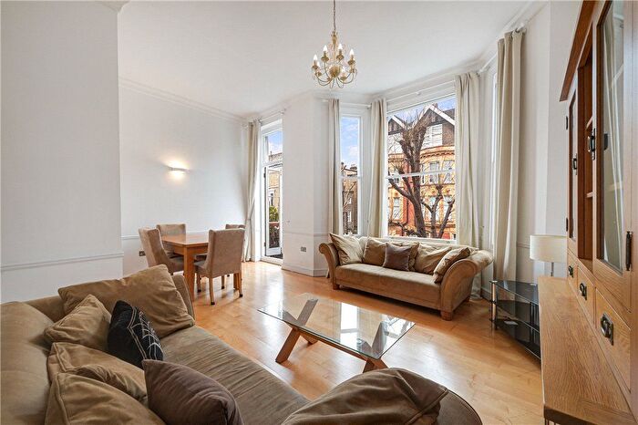 2 Bedroom Flat To Rent In Cromwell Crescent, Earls Court, London, SW5