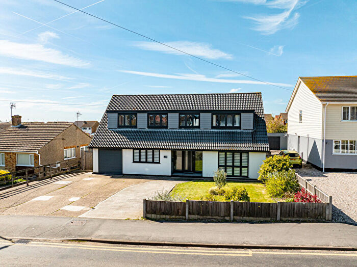 4 Bedroom Detached House For Sale In Ferry Road, Hockley, SS5