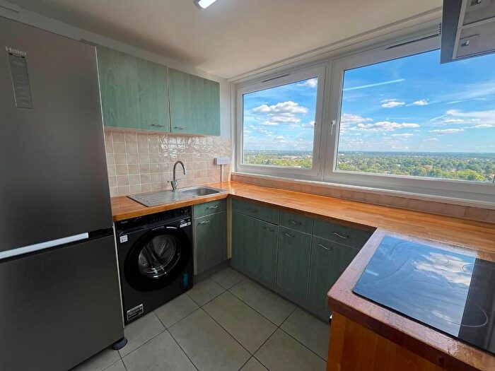 1 Bedroom Flat To Rent In Green Dragon Lane, Brentford, TW8