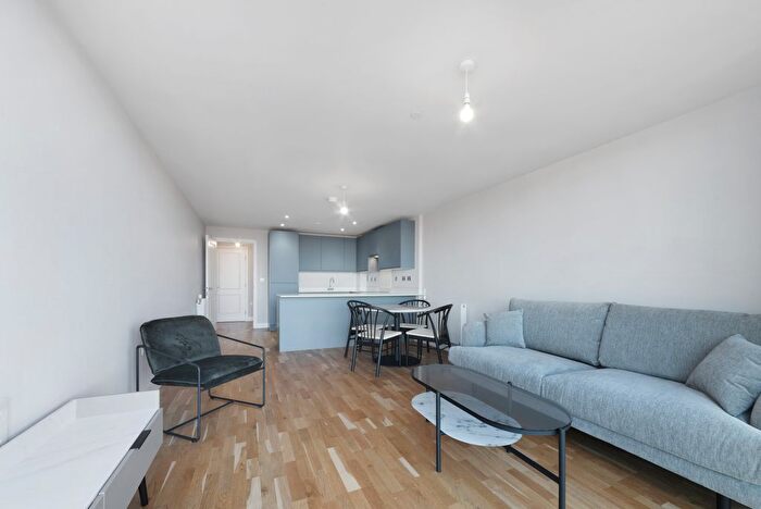 2 Bedroom Flat To Rent In The Oakwood, Colina Road, London, N15