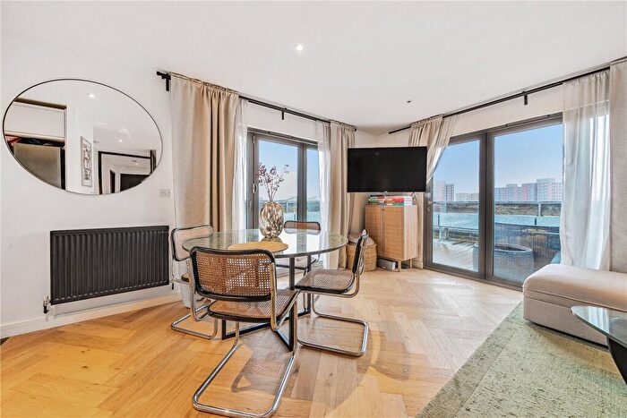 2 Bedroom Apartment For Sale In New Cross Road, London, SE14