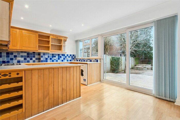 3 Bedroom Property To Rent In Ashburnham Road, Richmond, TW10