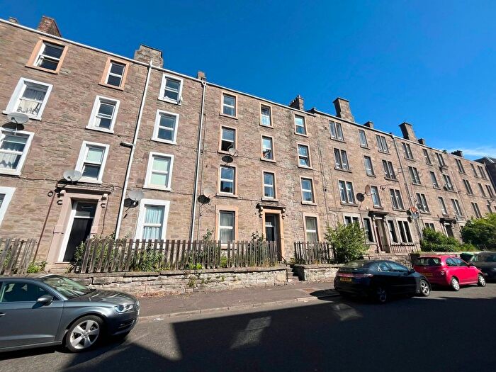 3 Bedroom Flat To Rent In Cleghorn Street, West End, Dundee, DD2