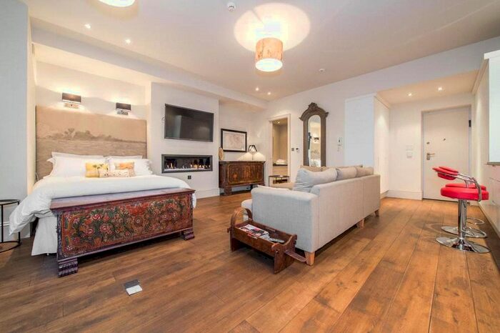 Studio To Rent In Pont Street, London, SW1X