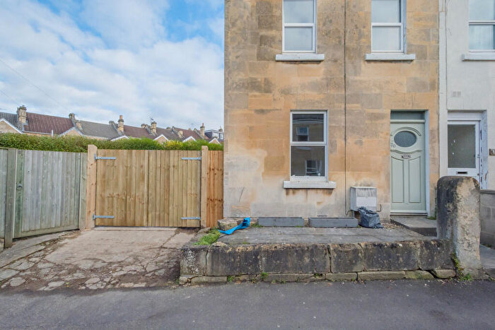 2 Bedroom Semi-Detached House To Rent In Burnham Road, Bath, BA2