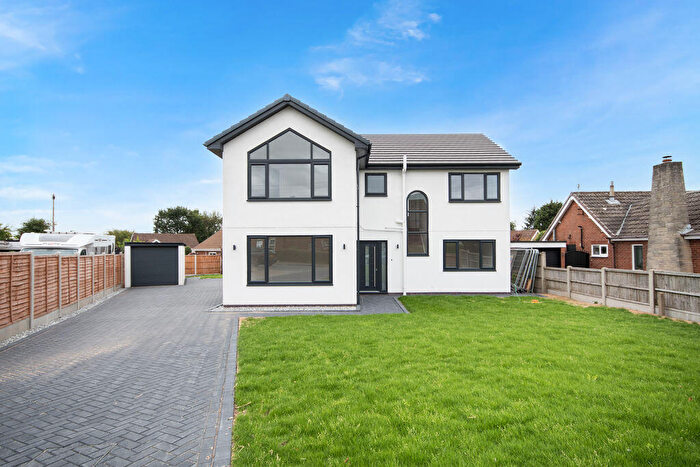 5 Bedroom Detached House For Sale In Akeferry Road, Westwoodside, DN9