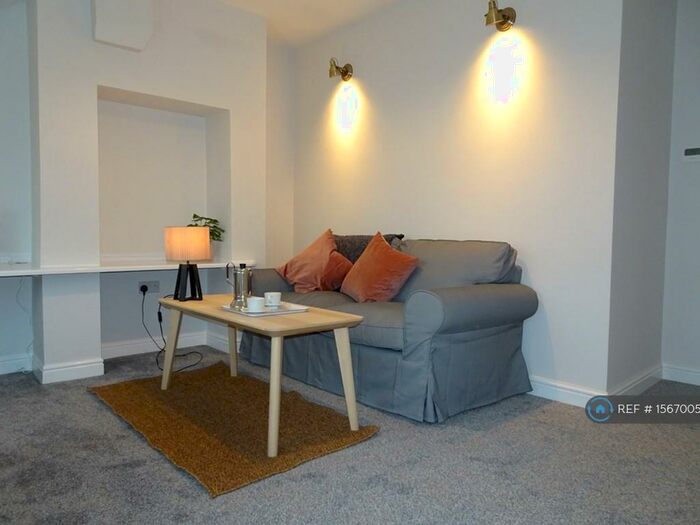 1 Bedroom Flat To Rent In Richmond Grove, Manchester, M13