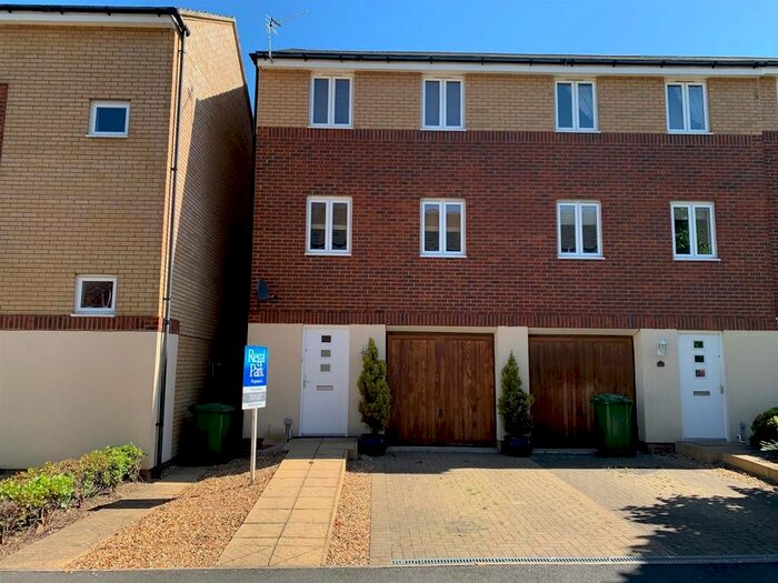 3 Bedroom End Of Terrace House To Rent In Osier Avenue, Hampton Centre, Peterborough, PE7