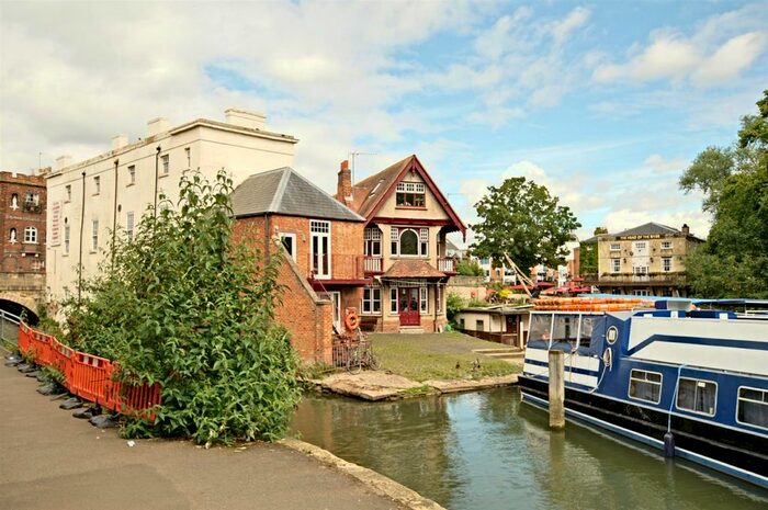 2 Bedroom Flat To Rent In Salter Brothers Yard, Folly Bridge, Oxford, OX1