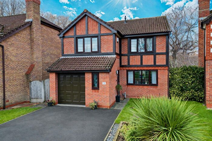 4 Bedroom Detached House For Sale In Woodbury Crescent, Dukinfield, SK16