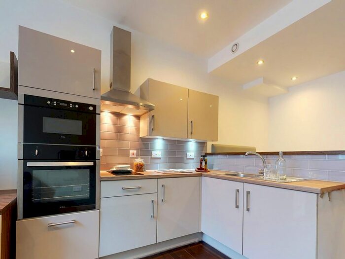 Studio To Rent In Park Square South, Leeds, LS1