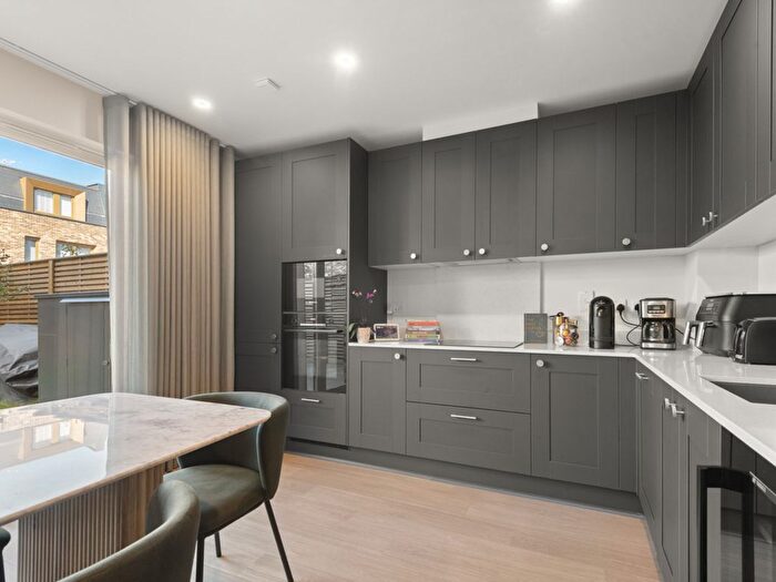 5 Bedroom Terraced House To Rent In Wilna Road, London, SW18