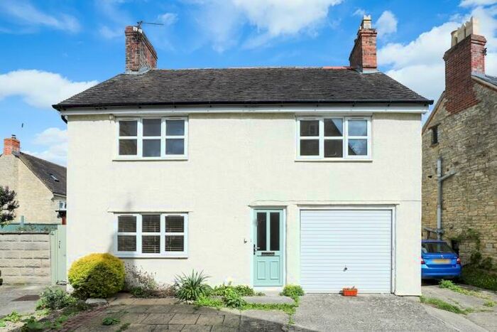 3 Bedroom Detached House To Rent In Bladon, OX20