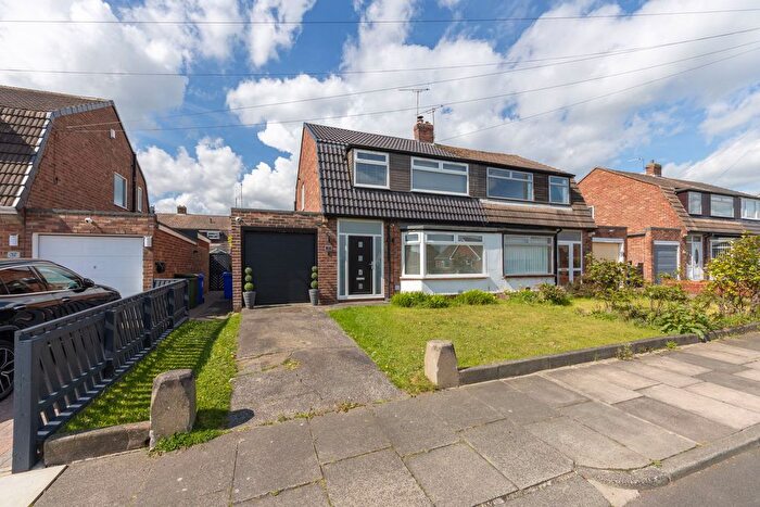 3 Bedroom Semi-Detached House For Sale In Swaledale Avenue, Blyth, NE24