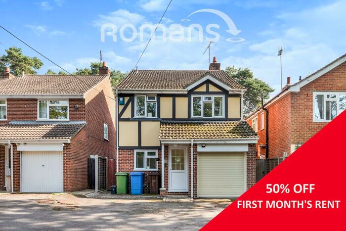 4 Bedroom Detached House To Rent In Fernhill Road, Farnborough, GU14