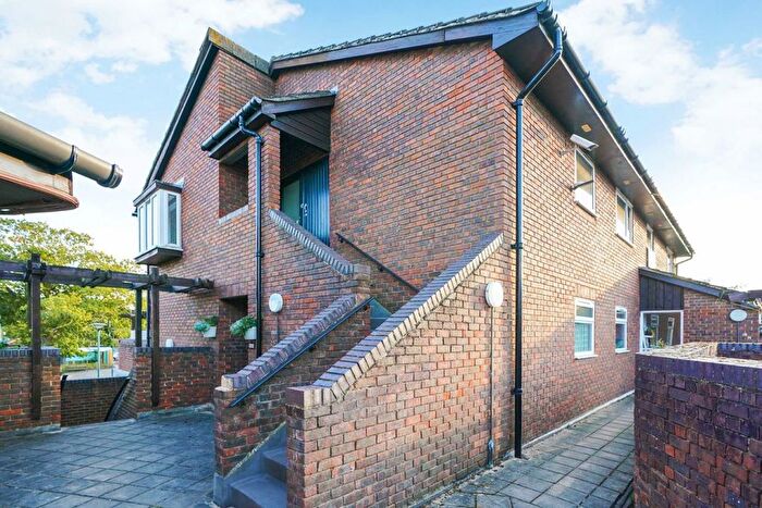 1 Bedroom Flat To Rent In Tangley Park Road, Hampton, TW12