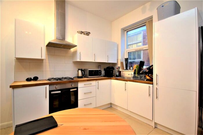 1 Bedroom Flat To Rent In South Street, Worthing, West Sussex, BN11