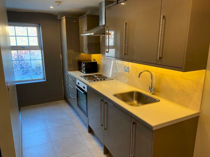 1 Bedroom Flat To Rent In Howard Close, Waltham Abbey, Essex, EN9