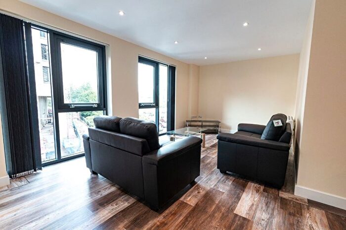 3 Bedroom Flat To Rent In Long Line, Sheffield, S11