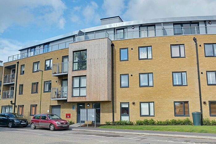 2 Bedroom Flat To Rent In Smeaton Court, Hertford, SG13