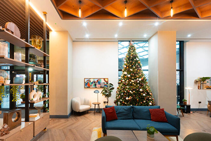 3 Bedroom Flat To Rent In Ten Degrees, Croydon, CR0