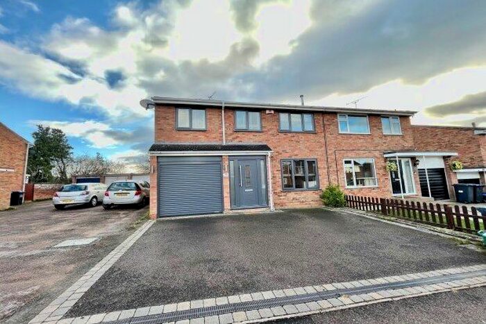 4 Bedroom Property To Rent In Morris Drive, Leamington Spa, CV31