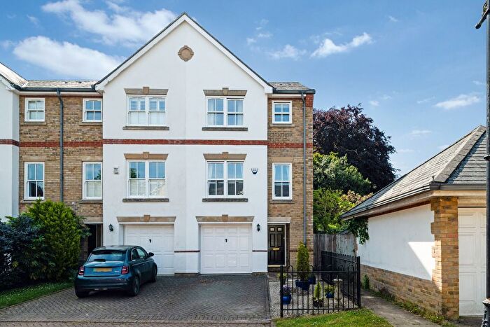 4 Bedroom Town House For Sale In Burlington Place, Reigate, RH2