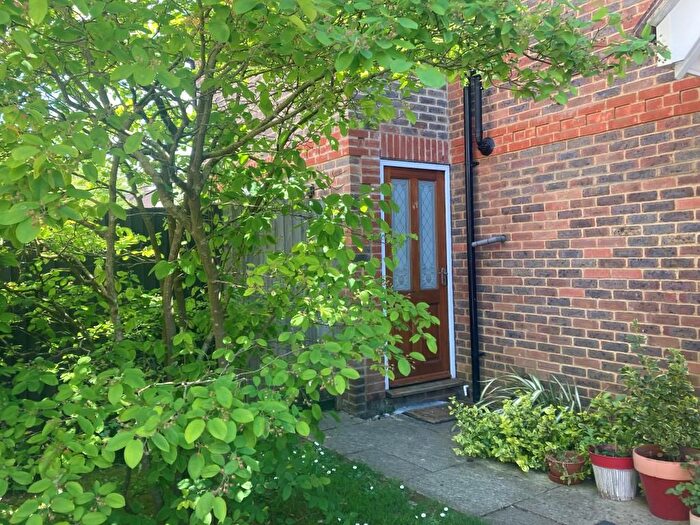 1 Bedroom Semi-Detached House To Rent In Marley Close, Botley, OX2