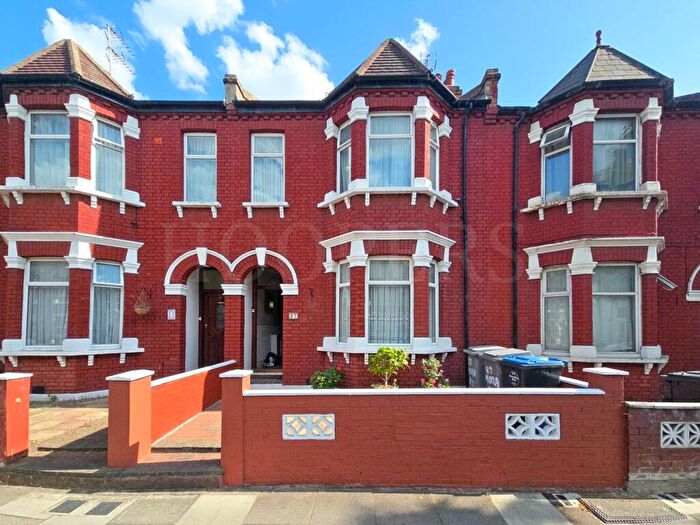 6 Bedroom Terraced House For Sale In Mora Road, London, NW2