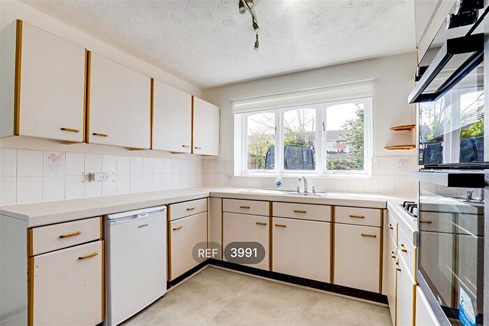 4 Bedroom Detached House To Rent In , Studland Way, Nottingham, NG2
