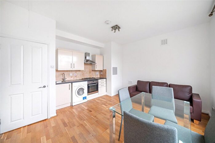 1 Bedroom Flat To Rent In Aldrington Road, London, SW16