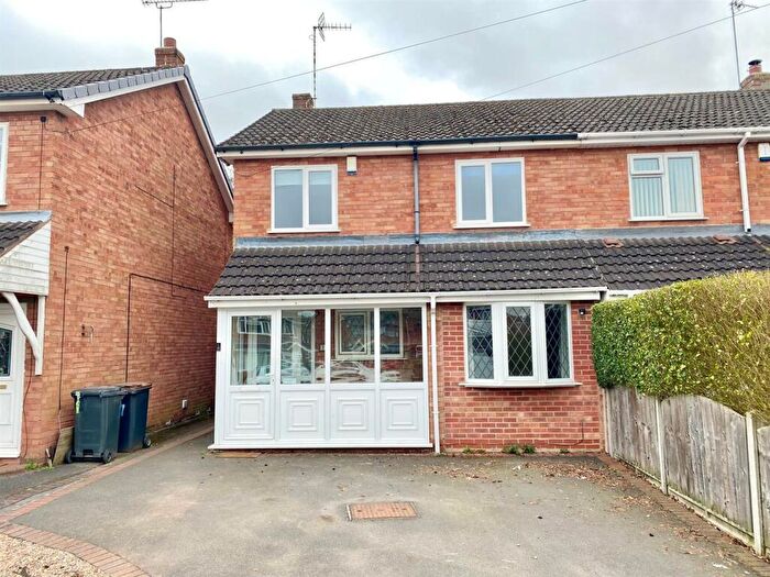 3 Bedroom Semi-Detached House To Rent In Southfield Close, Weddington, Nuneaton, CV10