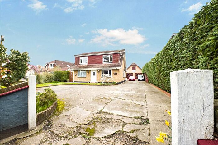 4 Bedroom Detached House For Sale In Fenns Lane, West End, Woking, Surrey, GU24