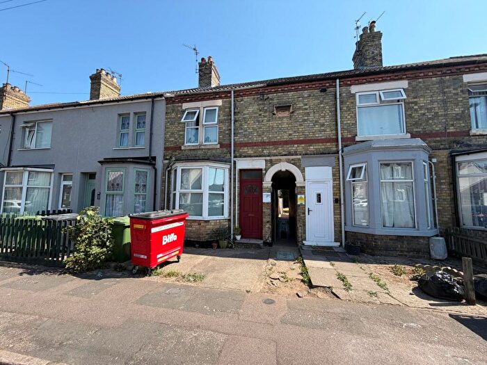 1 Bedroom Flat To Rent In Burmer Road, Millfield, Peterborough, PE1